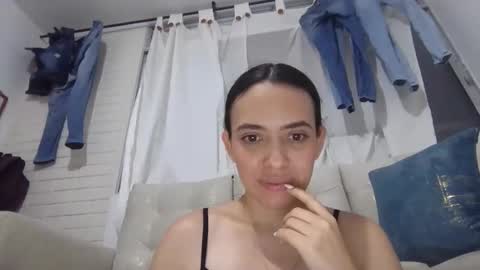 jazminojeda online show from May 17, 4:21 am