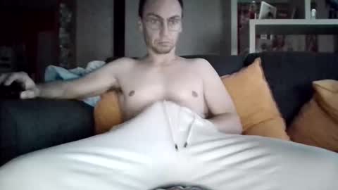 Snapshot of jbcascadess chatting on November 30, 4:33 pm jbcascadess online show from November 30, 4:33 pm