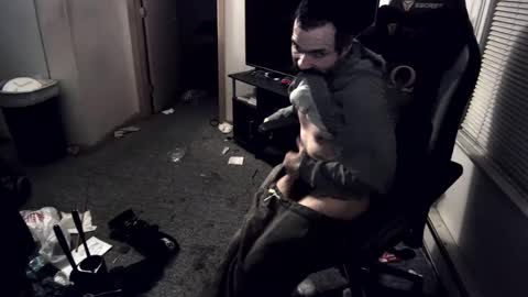 jburns87 online show from December 19, 11:50 am