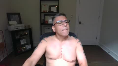 Snapshot of jc1971 chatting on May 3, 3:29 pm jc1971 online show from May 3, 3:29 pm