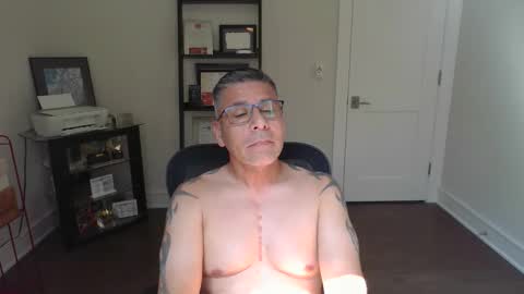 Snapshot of jc1971 chatting on May 4, 3:19 pm jc1971 online show from May 4, 3:19 pm