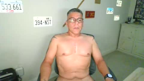 Snapshot of jc1971 chatting on May 13, 12:08 am jc1971 online show from May 13, 12:08 am