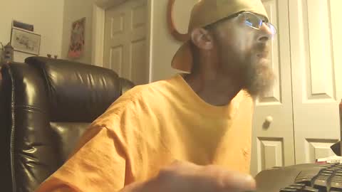 Snapshot of jcalabraro chatting on September 11, 5:51 am jeezy online show from September 11, 5:51 am