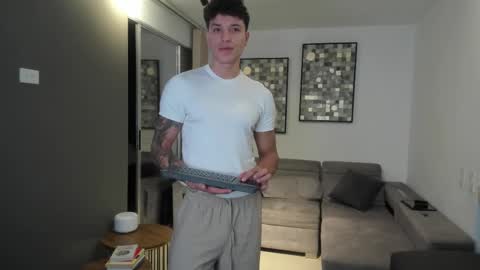 Snapshot of jdmontoya_ chatting on October 25, 5:48 am jdmontoya_ online show from October 25, 5:48 am