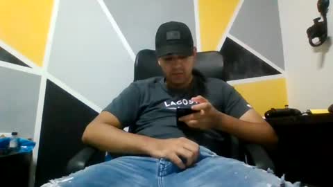 Snapshot of jdvg4245356303 chatting on June 16, 4:15 am jdvg4245356303 online show from June 16, 4:15 am