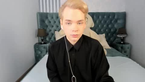 Snapshot of je_salvatore chatting on February 4, 7:36 am je_salvatore online show from February 4, 7:36 am