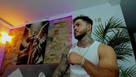 Snapshot of jean_lopez chatting on July 9, 4:38 am Jean axelcrow Modelo Independiente online show from July 9, 4:38 am
