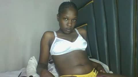 Snapshot of jeanbae4 chatting on December 17, 12:11 pm jean online show from December 17, 12:11 pm