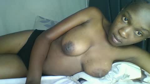 Snapshot of jeanbae4 chatting on December 18, 12:22 pm jean online show from December 18, 12:22 pm