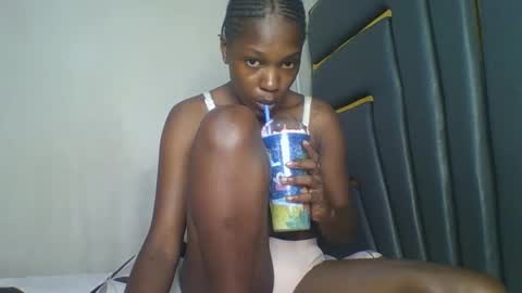 Snapshot of jeanbae4 chatting on December 21, 8:05 pm jean online show from December 21, 8:05 pm