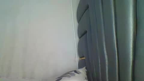 Snapshot of jeanbae4 chatting on February 22, 6:17 pm jean online show from February 22, 6:17 pm