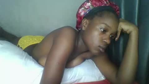 Snapshot of jeanbae4 chatting on March 11, 5:19 pm jean online show from March 11, 5:19 pm