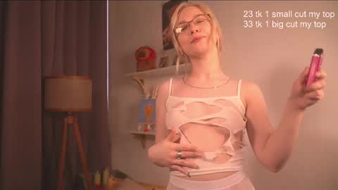 Snapshot of jeancoleex chatting on March 11, 9:02 am Jean online show from March 11, 9:02 am