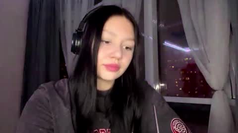 Jeane online show from December 16, 1:49 pm