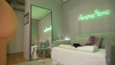 Bianca online show from February 18, 10:25 pm