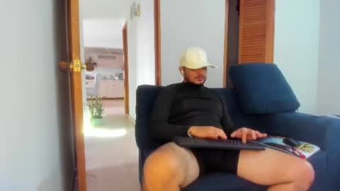 Snapshot of jeann_alex chatting on July 4, 10:38 pm Jean alex online show from July 4, 10:38 pm