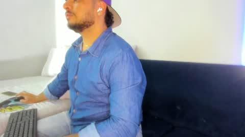 Snapshot of jeann_alex chatting on July 26, 12:19 am Jean alex online show from July 26, 12:19 am