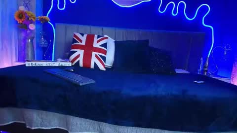 Jean online show from February 24, 7:56 pm