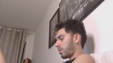 Snapshot of jeanpierbello7 chatting on February 23, 8:22 am jean pier bello Silva online show from February 23, 8:22 am