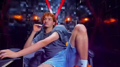 Snapshot of jeantompson chatting on February 25, 7:45 pm Juan Tompson online show from February 25, 7:45 pm