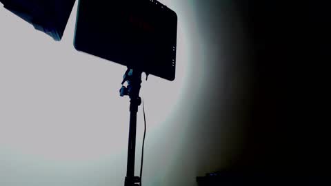 Snapshot of jeanys_sneider chatting on February 9, 12:41 pm Jeays online show from February 9, 12:41 pm