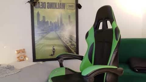 Snapshot of jebbins chatting on March 24, 6:46 pm jebbins online show from March 24, 6:46 pm