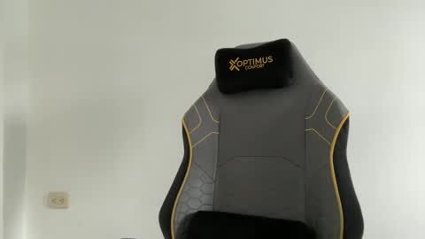 Jeff and Mugi  Independent model online show from April 14, 2:45 pm