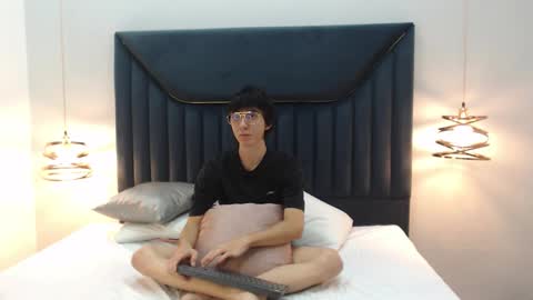 Snapshot of jeffbellfort chatting on November 19, 9:20 am JeffBellfort online show from November 19, 9:20 am