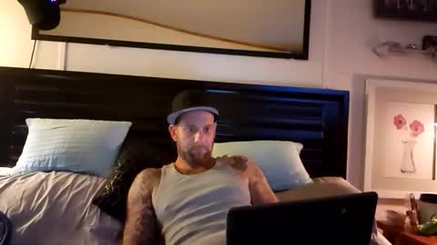 Snapshot of jeffersonjason438 chatting on November 28, 2:03 am Doingitright online show from November 28, 2:03 am