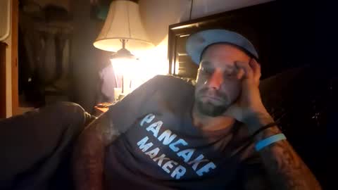 Snapshot of jeffersonjason438 chatting on December 1, 5:56 am Doingitright online show from December 1, 5:56 am