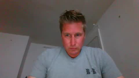 Snapshot of jeffery4444 chatting on April 14, 2:28 am jeffery4444 online show from April 14, 2:28 am