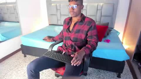 Snapshot of jeffrey_cottom chatting on January 15, 7:12 pm Jeff online show from January 15, 7:12 pm