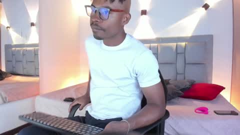 Snapshot of jeffrey_cottom chatting on January 20, 7:04 pm Jeff online show from January 20, 7:04 pm
