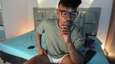 Snapshot of jeffrey_cottom chatting on January 24, 7:39 pm Jeff online show from January 24, 7:39 pm
