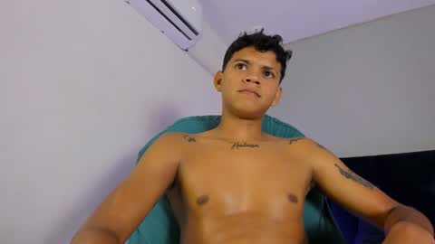 Snapshot of jeffry_wolvess chatting on February 24, 1:03 am Jeffry online show from February 24, 1:03 am