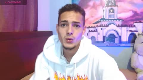 Snapshot of jeffstyle18 chatting on February 10, 5:17 pm Jeff online show from February 10, 5:17 pm