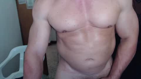 Snapshot of jefmuscletw chatting on February 5, 5:31 pm brayam online show from February 5, 5:31 pm