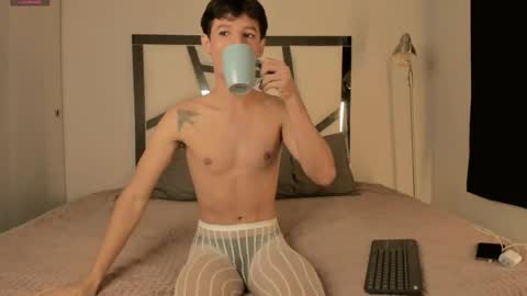 jei_7m online show from February 4, 10:21 am