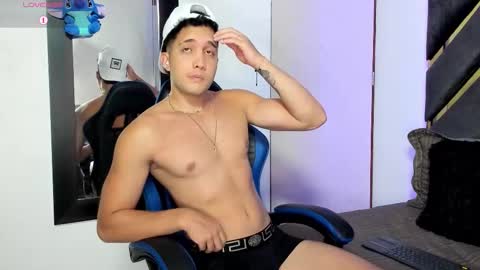 Snapshot of jeicob_stone1 chatting on February 2, 6:12 am JEICOB STONE online show from February 2, 6:12 am