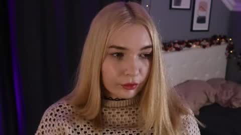Snapshot of jelena_cuc chatting on May 28, 10:01 am Sofia online show from May 28, 10:01 am