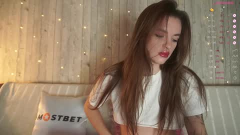 Snapshot of jelli_jennifer chatting on January 8, 11:21 am follow me on  online show from January 8, 11:21 am