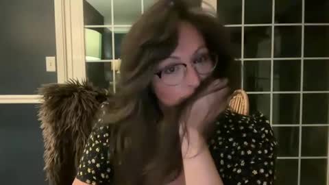 Snapshot of jellybeanin chatting on September 11, 6:35 am Jelli online show from September 11, 6:35 am