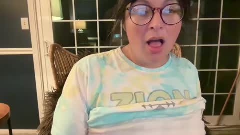 Snapshot of jellybeanin chatting on October 4, 6:00 am Jelli online show from October 4, 6:00 am