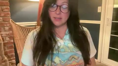 Snapshot of jellybeanin chatting on April 19, 7:29 am Jelli online show from April 19, 7:29 am
