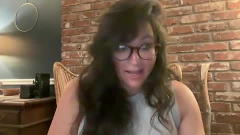 Snapshot of jellybeanin chatting on May 20, 7:14 am Jelli online show from May 20, 7:14 am