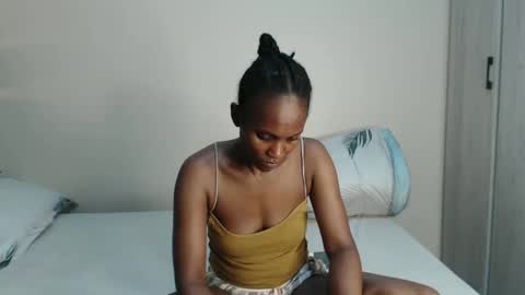 Jemmi online show from April 14, 10:05 pm