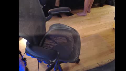 PegMePlease online show from October 31, 8:21 pm