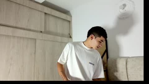 jenfrysuarez online show from June 15, 11:51 pm