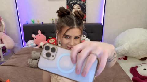 Dolly online show from October 4, 1:20 pm