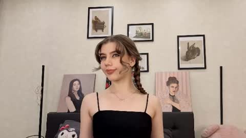 Snapshot of jenie_fire chatting on July 1, 1:24 pm Dolly online show from July 1, 1:24 pm